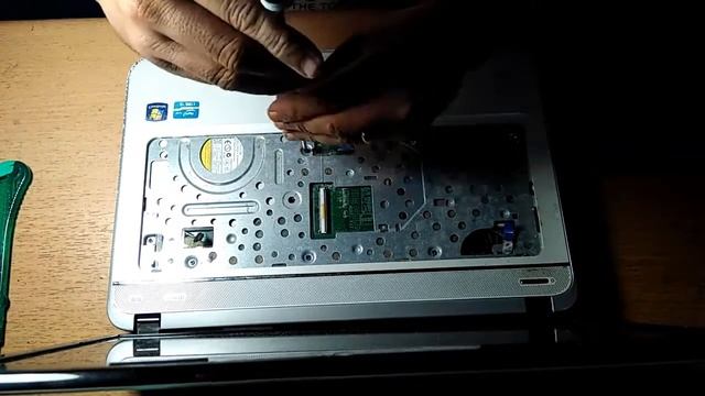 Cara Membongkar Casing Laptop HP G4 (Disassemble)