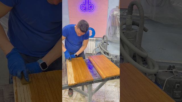 Декларативная панель из реек. Фанера