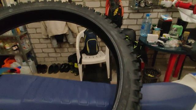 Передняя покрышка 80100-21