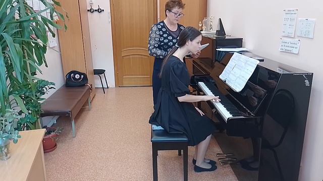 Открытый урок преп.Ефремовой И.М. с ученицей Николаевой Николь 8(8) ДПОП "Хоровое пение"