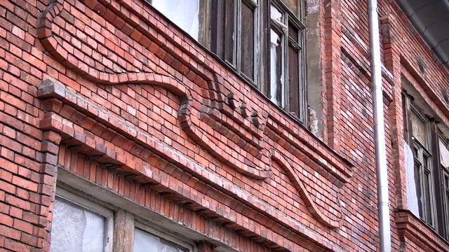 В центре Твери продолжается реставрация бывшего Карповского училища