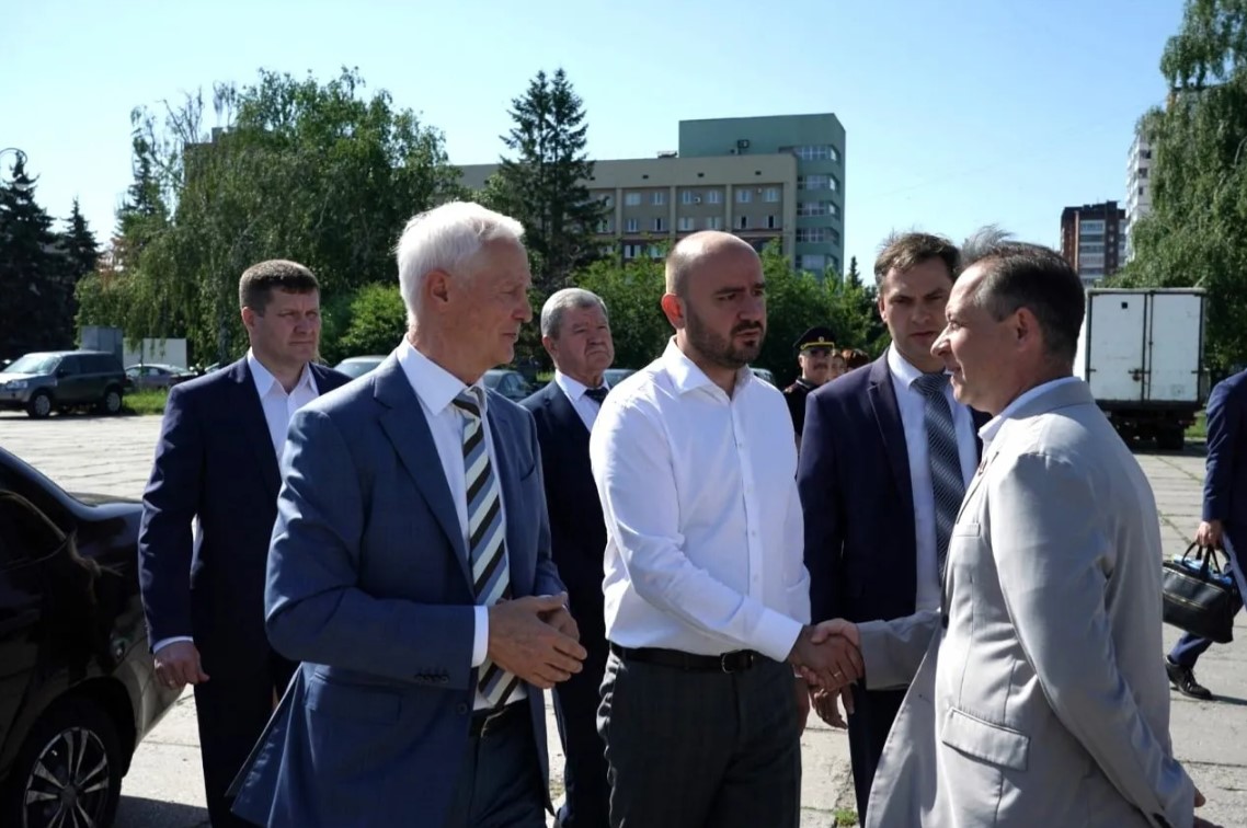 Вячеслав Федорищев поручил благоустроить Центральную площадь в Тольятти