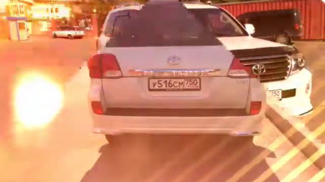 Тоёта  лэнд крузер смотрите на Авито 26 Августа