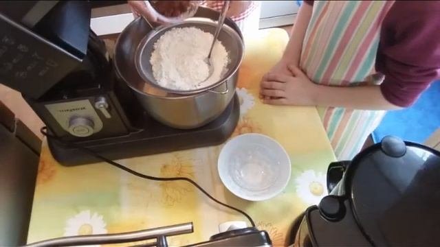 Печём с внучкой , очень вкусный пирог,, Стёгоное одеяло.