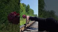 ОТЖИМАЮСЬ И ЖДУ ПОЕЗД