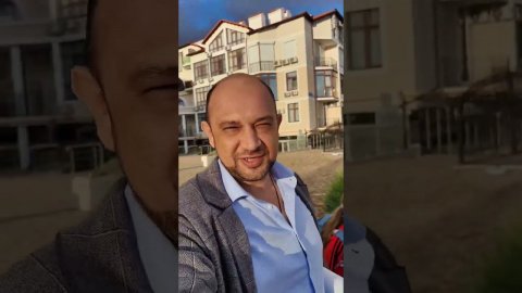 Град и солнце в Геленджике. Фонтан на жилом комплексе Черноморский-2 Геленджик #квартиравгеленджике