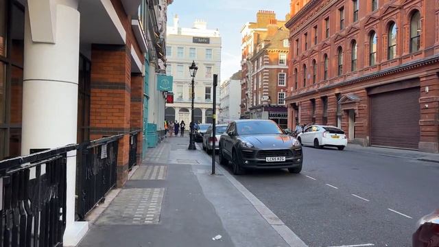 Прогулка по Лондону жарким летним днем - Виртуальная пешеходная экскурсия по городу в формате 4K HDR