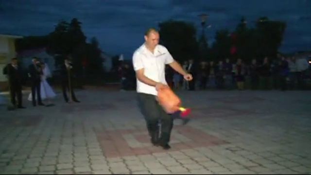 КЛИП МОЛОДОЖЕНЫ