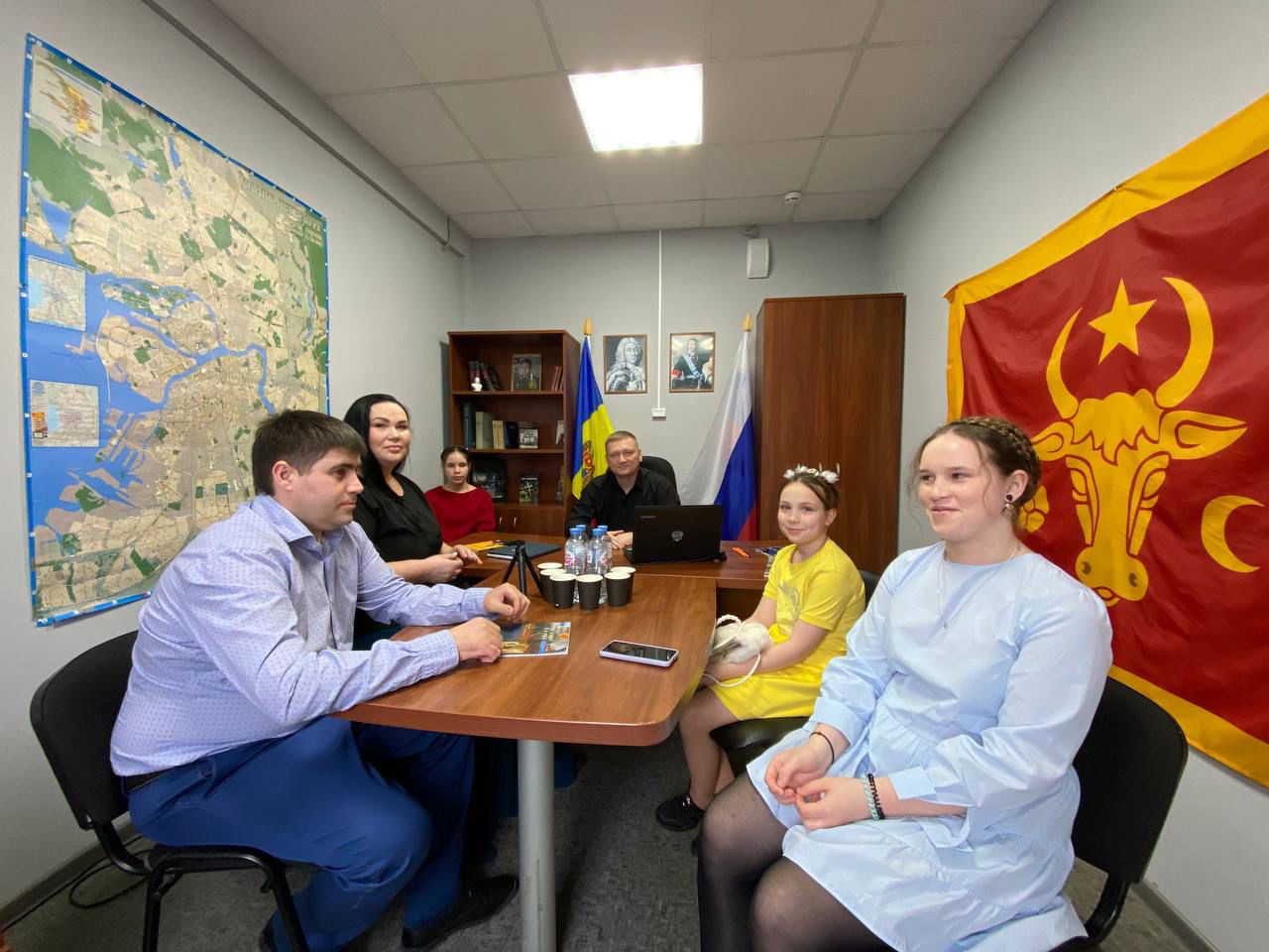 В.В Путин объявил  2024 год, Годом семьи. Русско-Молдавская многодетная семья показывает как надо!