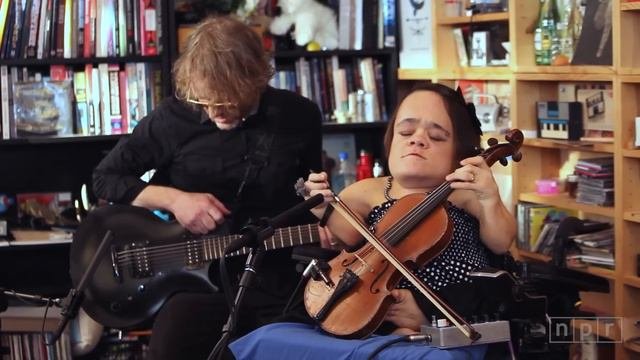 Gaelynn Lea: NPR Music Tiny Desk Concert