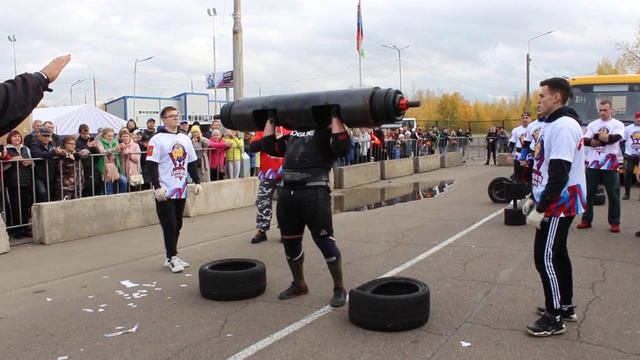 Log lift 185 kg Mikhail Shivlyakov,