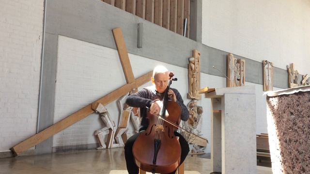 Johann Sebastian Bach: Suite No 2 Violoncello Solo BWV 1008  Andreas Thiemig Cello