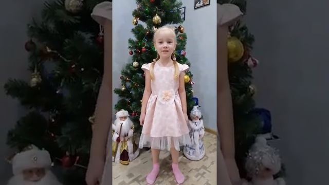 #С Рождеством Христовым воспитанница подготовительной группы "Рябинка" Колганова Полина
