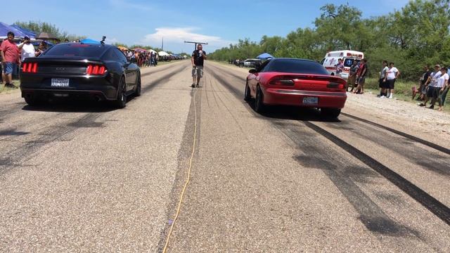 2016 Mustang 5.0 vs 1996 Camaro Z28 LT1