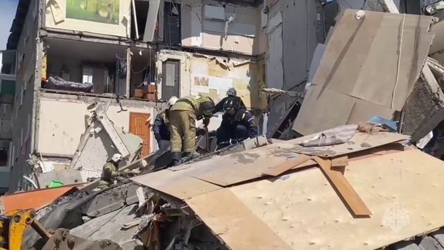 Обрушение подъездов жилого дома в Нижнем Тагиле. 12 человек пострадали, двое погибли