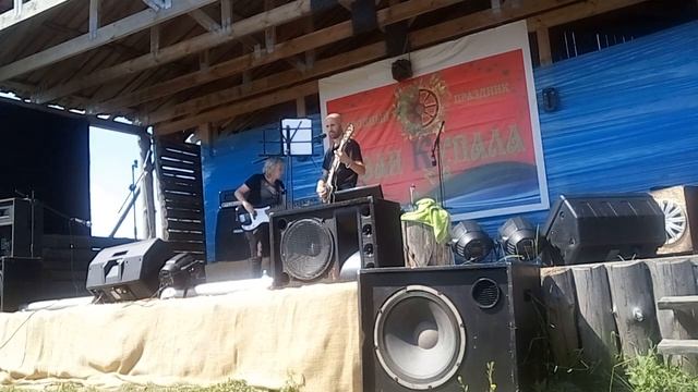 гр.Дом Дорожного Мастера  Белая птица