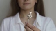 Серебряная погремушка Цыпленок.