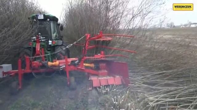 Машина Berta  для обрезки аронии, смородины, малины и других кустов на уровне земли.