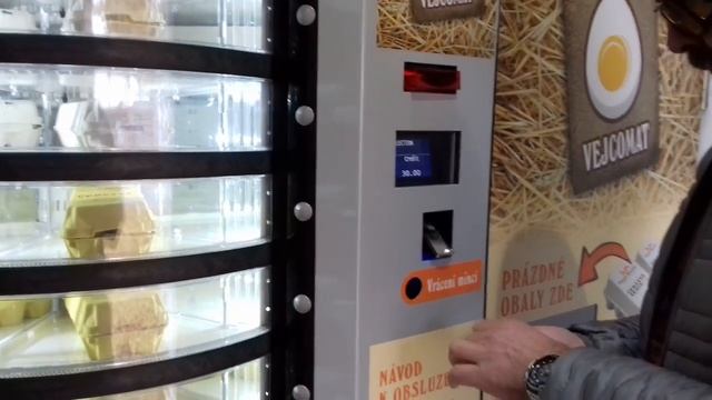 Автомат по продаже яиц. Пригород Праги