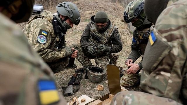 La Russia sta facendo a pezzi le forze armate ucraine.