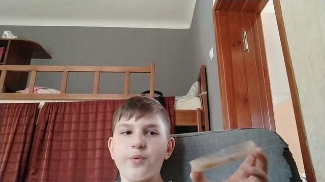 за кадром