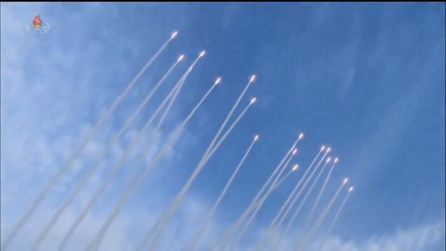 Северная Корея опубликовала видео с массовым пуском баллистических ракет малой дальности