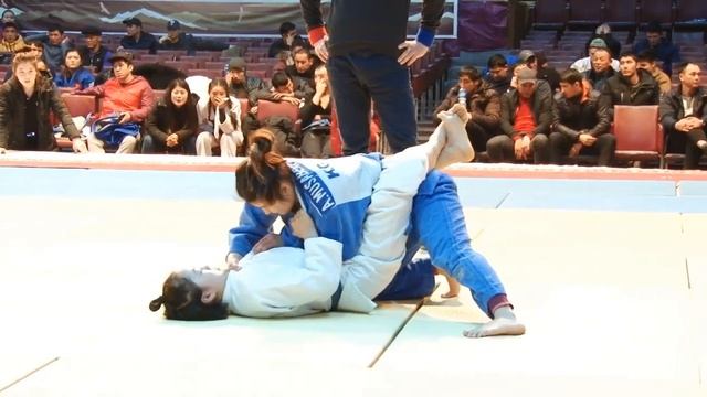 Спорт. Джиу-Джитсу. Чемпионат Кыргызстана-2019. Финал 55 кг Абдумалик кызы Самара-Назима Амантурова