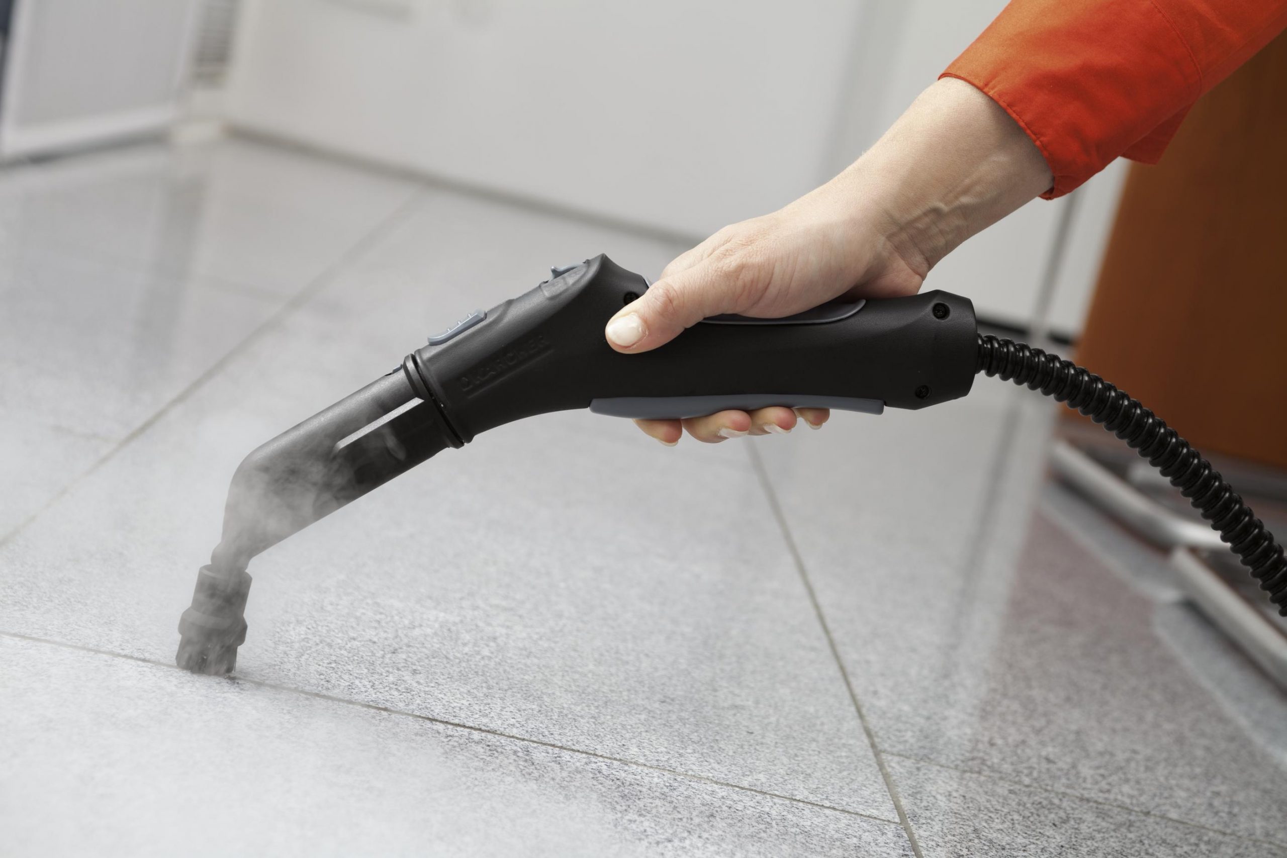 Пароочиститель Karcher SC 2 EasyFix
Очистка ламината и керамической плитки