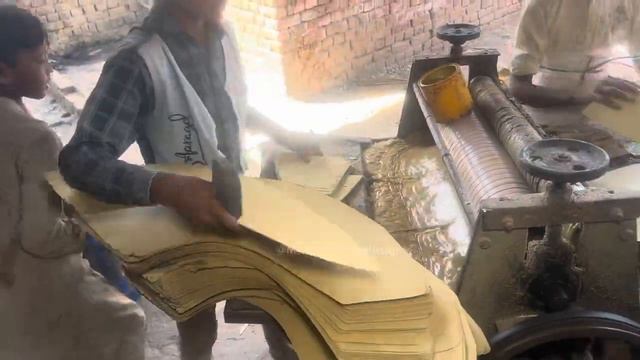 Способ изготовления из переработанной бумаги текстильного конуса.