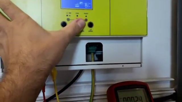 1. EASUN Isolar Hybrid Inverter MPPT FAKE input PV voltage