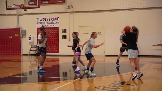 I SNUCK INTO A GIRLS HIGH SCHOOL BASKETBALL TRYOUT!