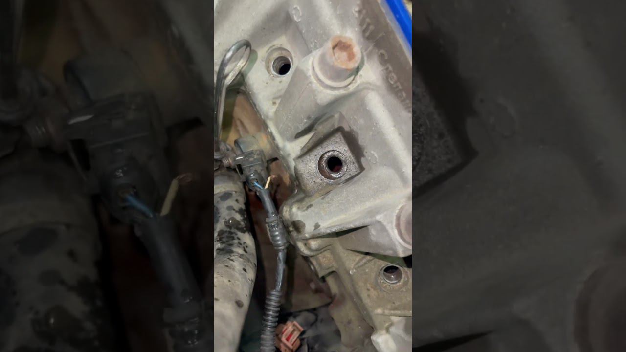 Кофе с молоком. Боль. Полный цилинд фриза. И да приехала сама. #car #fail #mechanic #service