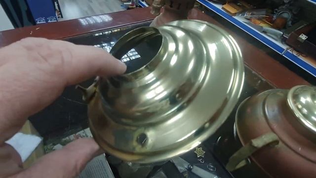 Мусор превращается в антиквариат . Барахолка в Израиле .