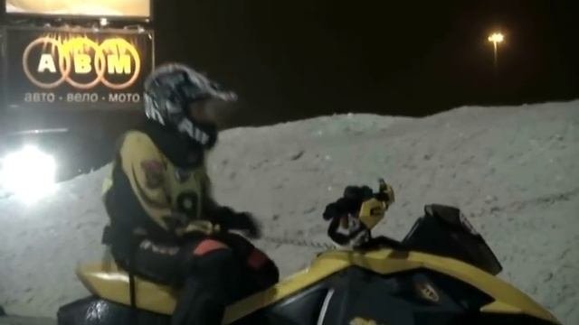 Снегоходная гонка Night Rush.flv