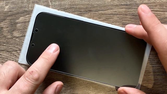 Стоит ли использовать защитное стекло на iPhone? Влияет на сенсор? Как наклеить на айфон 14?