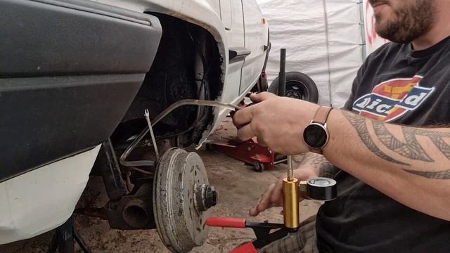 HOW TO BLEED BRAKES, master cylinder change vw polo mk2 86c