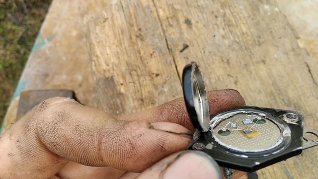 Распил регулятора напряжения 57.3702 АО "Автоэлектроника" г. Калуга. Что внутри?