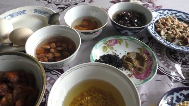 Натуральный ,питательный завтрак . Семена петрушки и пажитника