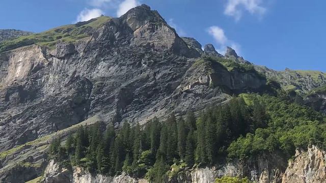 Swiss Mountain Song: Luegid Vo Berge Und Tal