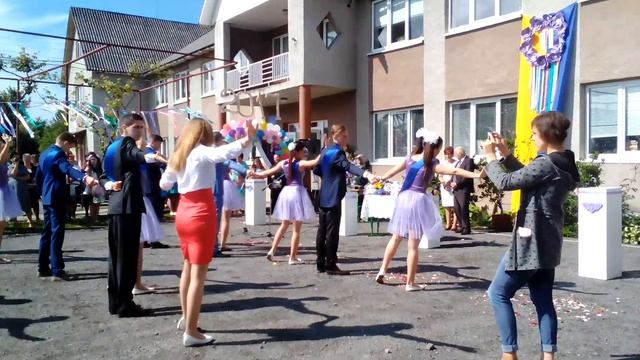 Прощальний вальс наших випускників