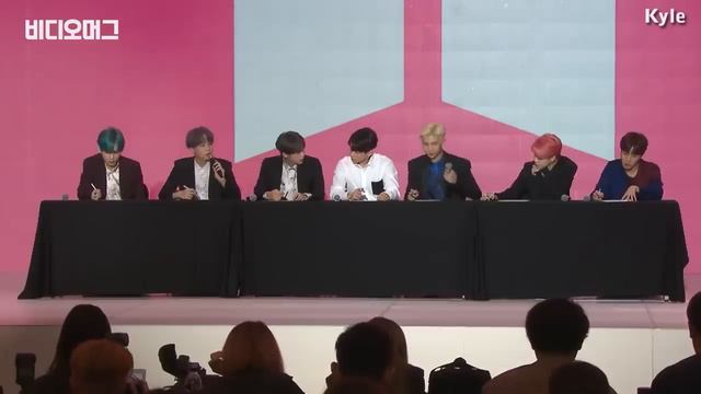 BTS обвинили в плагиате на пресс-конференции Map of the Soul : Persona