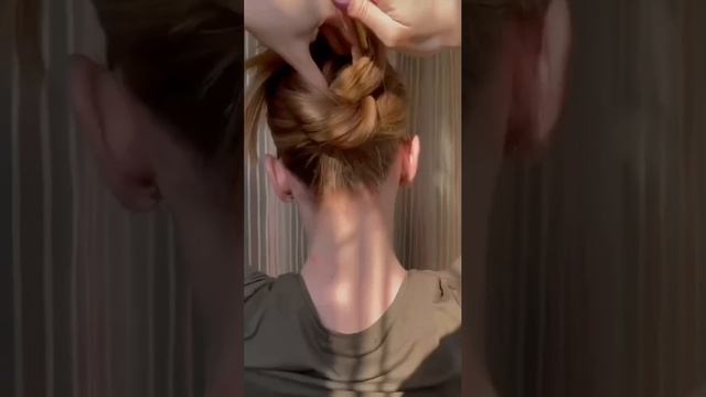 рубрика:сделай сама!!!!! #прическаповседневная#причёскиразные#прическаобычная.17.05.2023г..........
