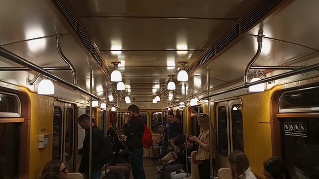 Парад поездов в Москве на БКЛ 2024 - Ретро-поезд 18 мая 2024 года 12:14:29