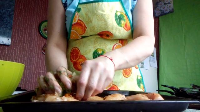 Карман из куриной грудки с овощами и сыром