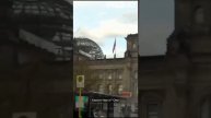 кто вывесил сегодня в Берлине флаги Победы