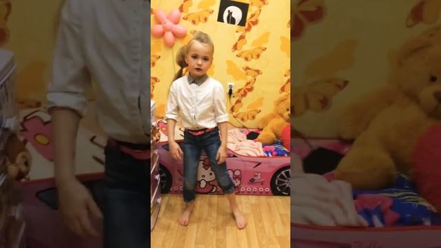 Алиса Сорванова-между нами тает лёд