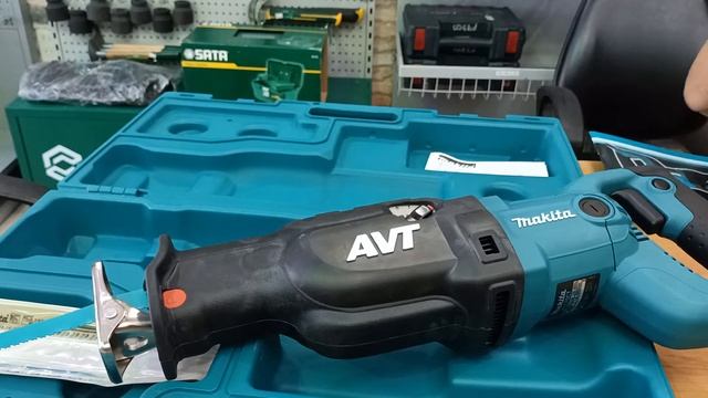 Máy cưa kiếm Makita JR3070CT ở Biên Hoà, Đồng Nai.