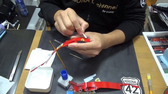 【週刊BIGスケール】 #08　FERRARI 641/2（F190）　カウル デカール貼付け