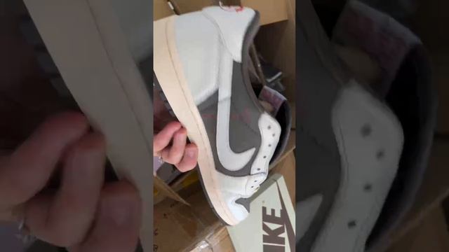 Nike_Air_Jordan_1_Low_х_Travis_Scott_OG_Reverse_Mocha