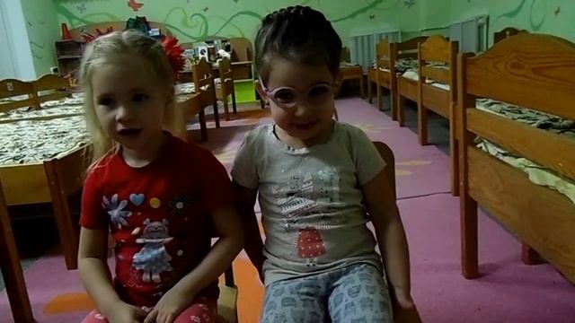 Алина и Лера в день матери